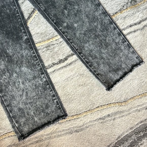 KENDALL + KYLIE The Icon' High Rise Straight-Leg Jeans Sz 11/30 - Picture 4 of 7